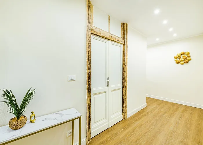 Aparts - 3 Bedrooms Luxury At St Peter Apartment